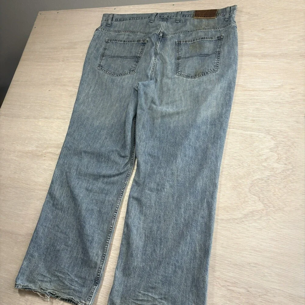 Vintage Tommy Hilfiger Jeans Mens 42x30 Blue Light Wash Cotton Loose fit Denim